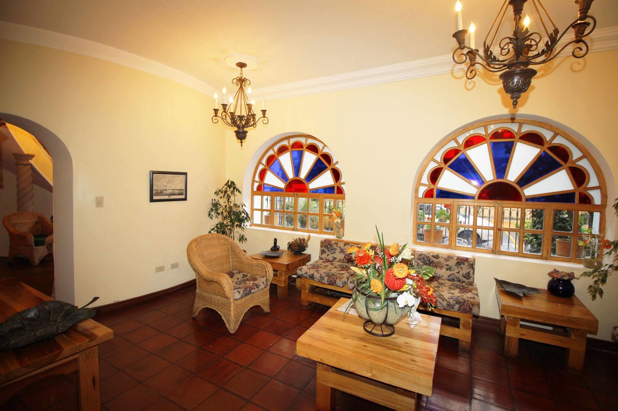 Hotel Boutique Vieja Cuba Quito Exterior foto
